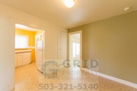 Building Photo - Charming 2 Bedroom Home in Mt Scott Arleta!