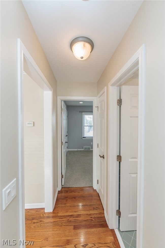 Building Photo - 23915 Glenhill Dr