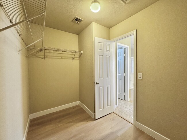 Building Photo - 4967 Crimson Mare Rd