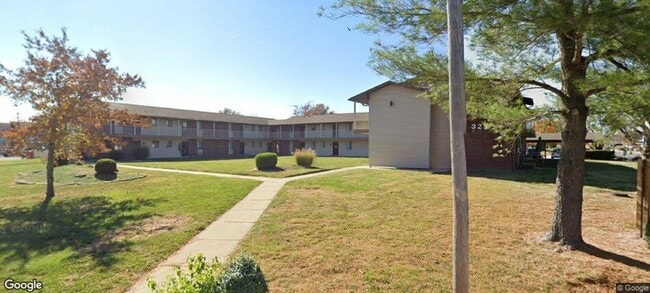 Primary Photo - 325 Plaza