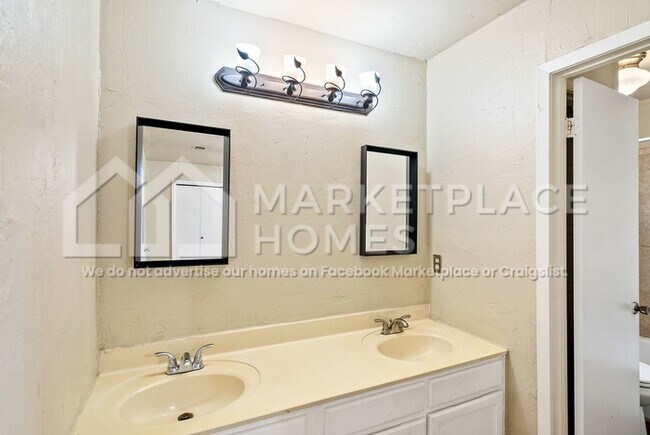 Building Photo - 8500 Caspian Dr