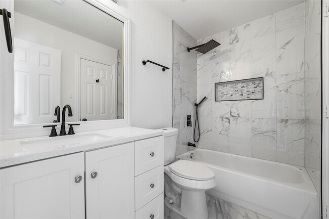 Building Photo - 412 Cypress Hill Dr