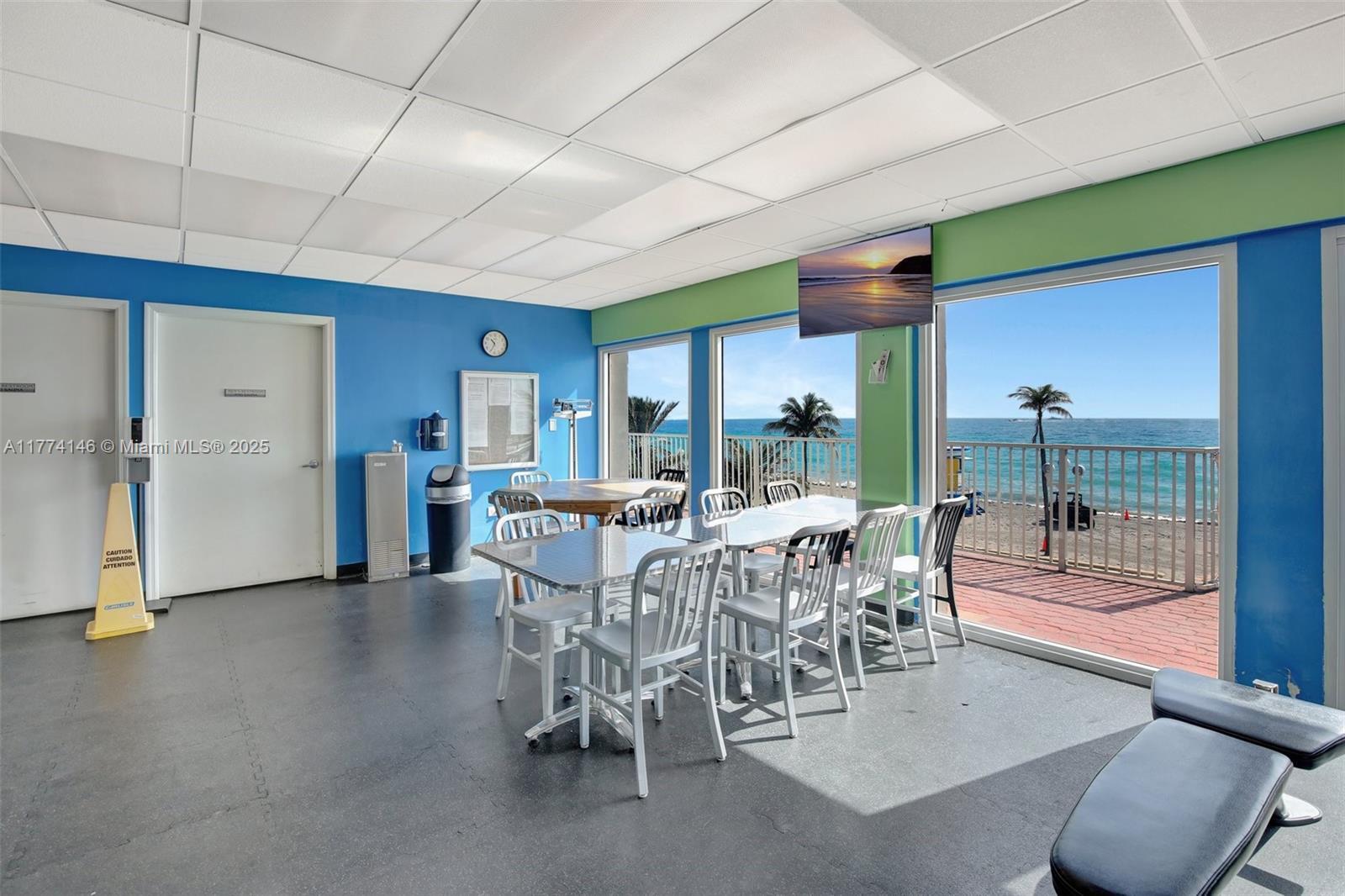Building Photo - 3111 N Ocean Dr
