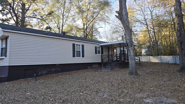 Building Photo - 77 3rd St