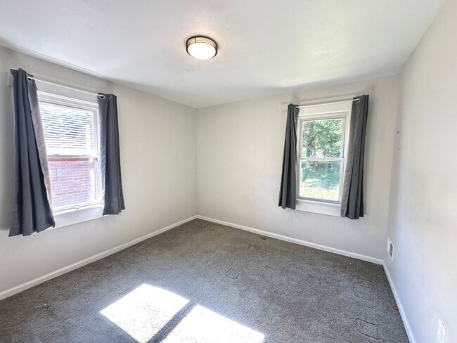 Building Photo - Updated 3 Bedroom, 1 Bath Home on a Quiet ...