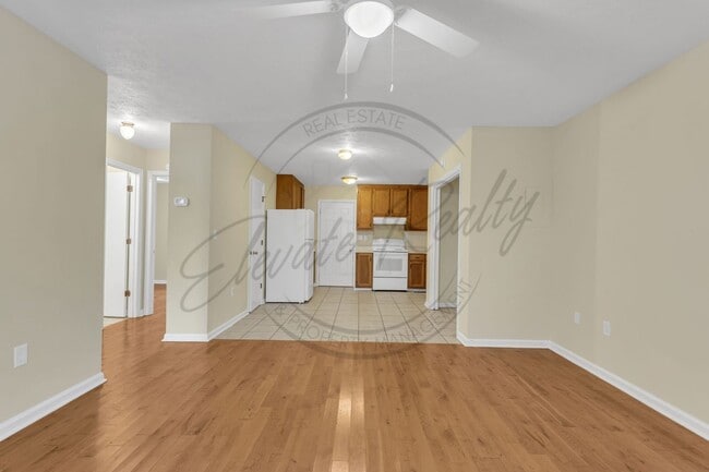 Building Photo - Two Bedroom Ranch in Columbia - 1/2 Off First Months Rent!