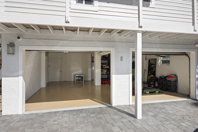 Building Photo - 207 Elsa Rd