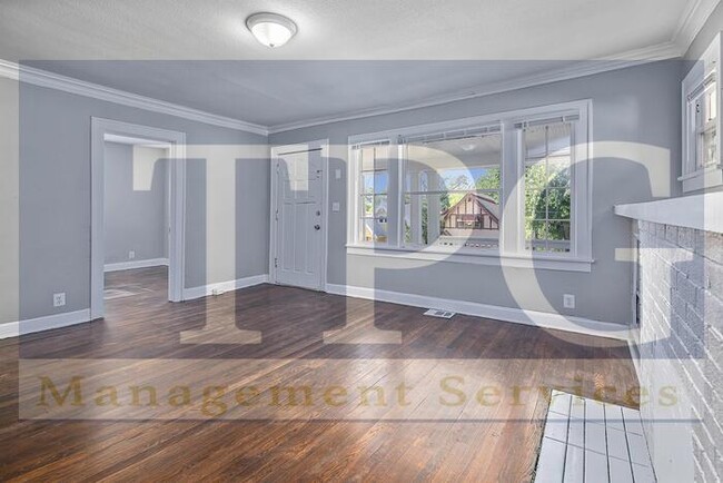 Building Photo - 1825 E 67th St