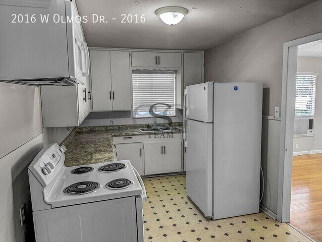 Building Photo - 2016 W Olmos Dr