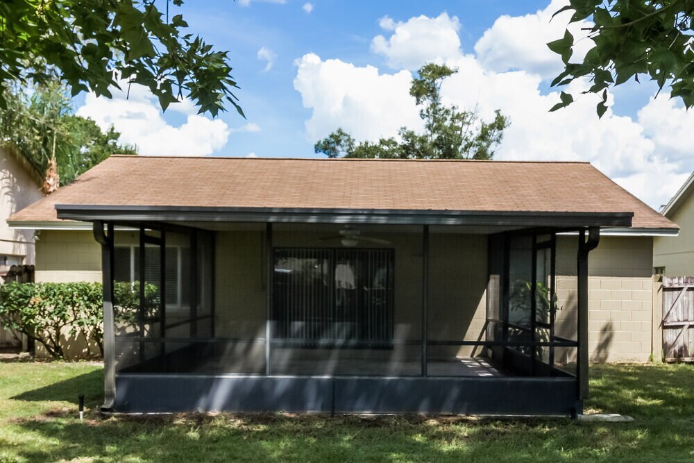 Building Photo - 1042 Alpug Ave