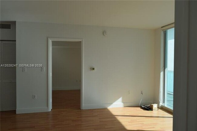 Building Photo - 1800 N Bayshore Dr