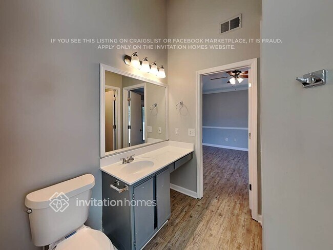 Building Photo - 2342 Glencairn Ln SW