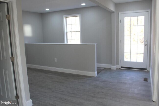 Building Photo - 7967 Foster Ave