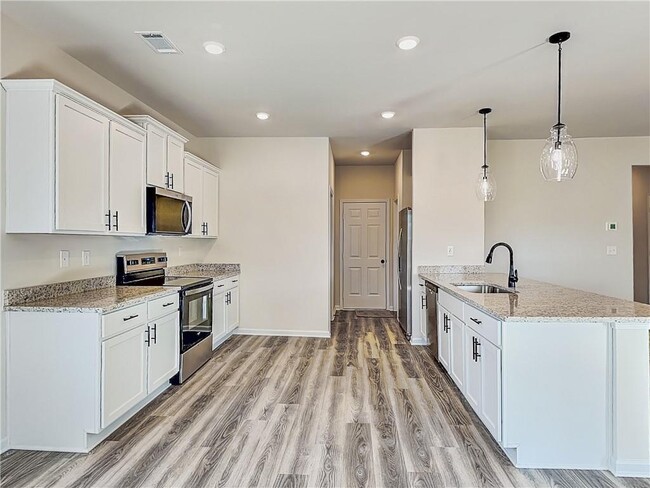 Building Photo - 700 Plant Rd