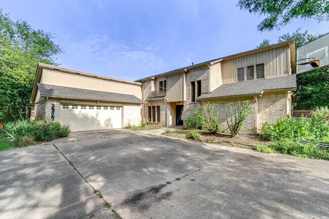 Building Photo - 3927 Pleasant Valley Dr