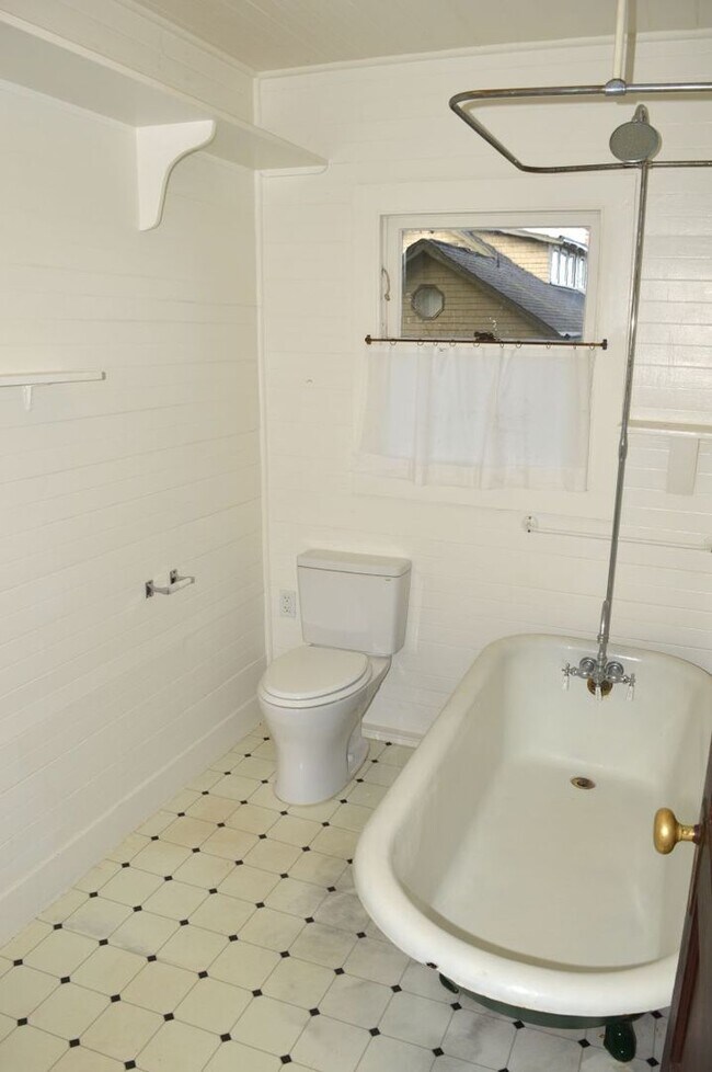 Building Photo - SanCarlos141