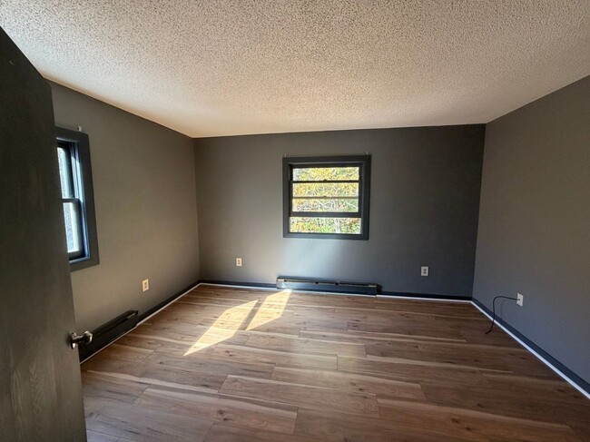 Building Photo - 1088 Dover Rd