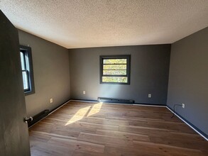 Building Photo - 1088 Dover, 302