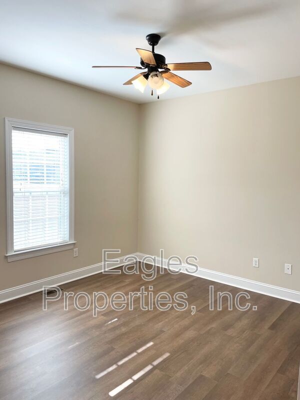 Building Photo - 103 Strike Eagle Run