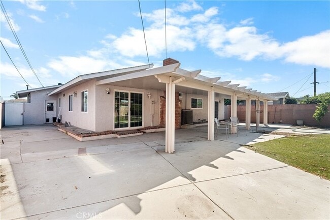 Building Photo - 8691 Davmor Ave