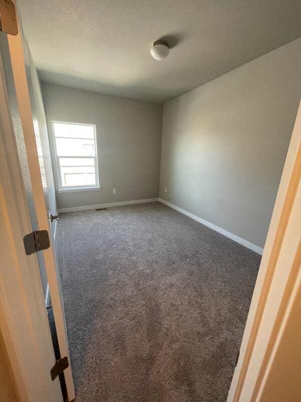 Building Photo - 6565 Carriage Meadows Dr