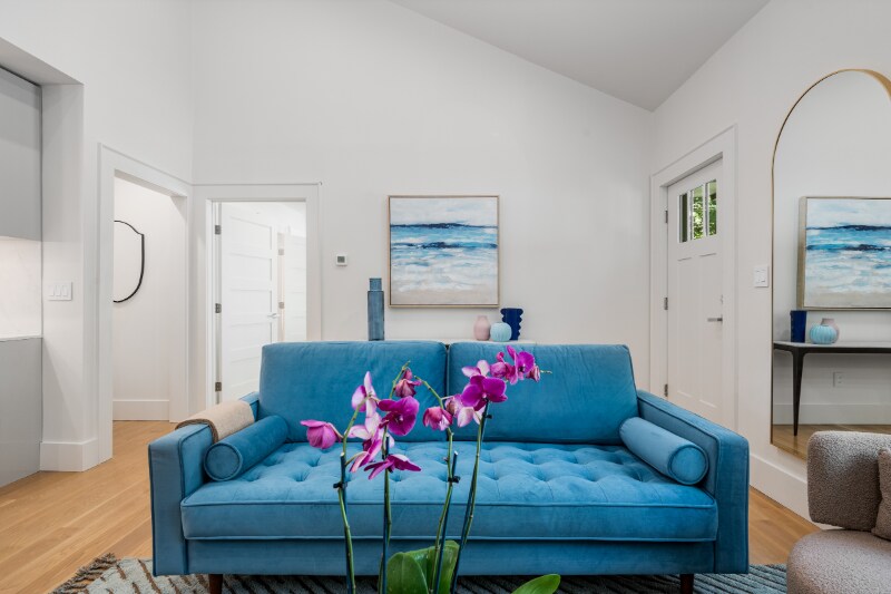 Building Photo - 413 8th St NE