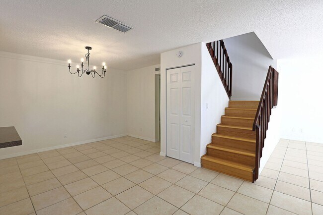 Building Photo - Parkwoods 12341-2