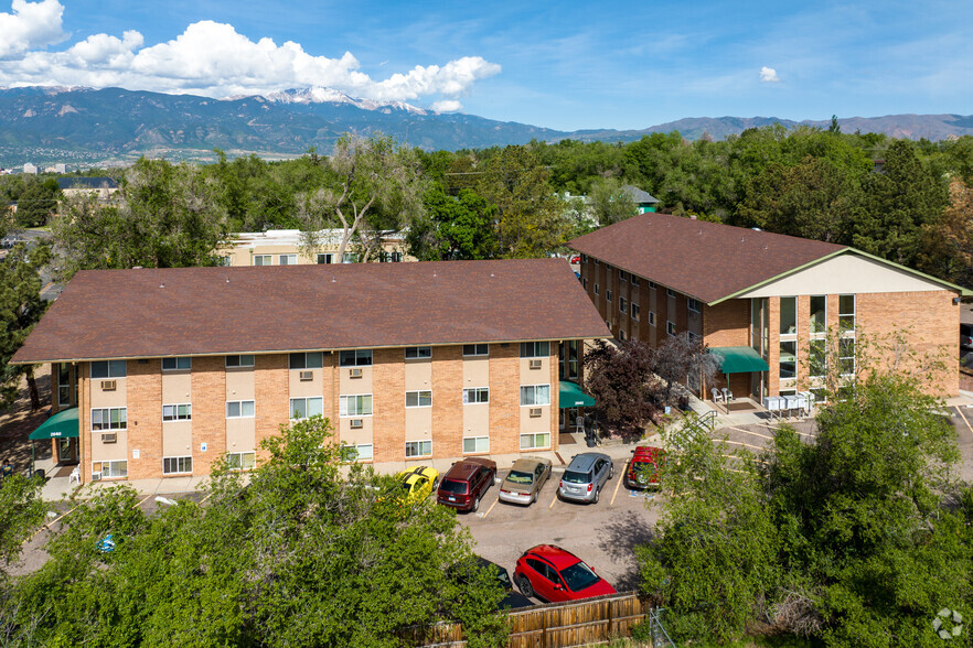 Primary Photo - Mountain Pointe Apartments