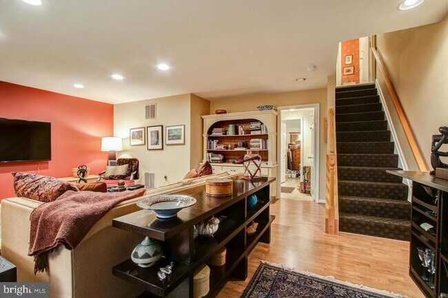 Building Photo - 20 Cedarwood Ct