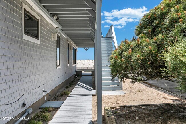 Building Photo - 304 Oceanfront