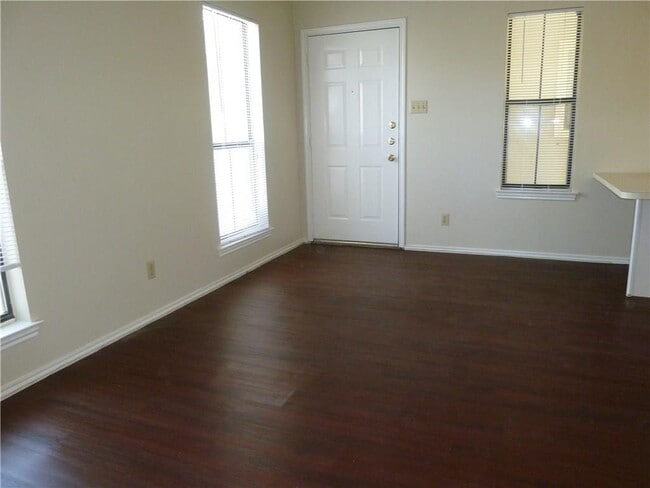 Building Photo - 4401 Speedway