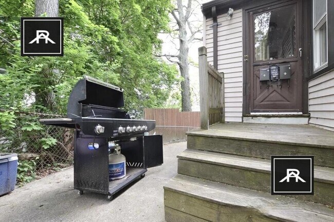 Building Photo - 3 bedroom in Brighton MA 02135