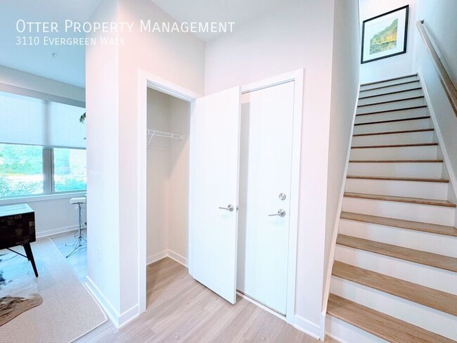 Building Photo - 3110 Evergreen Walk