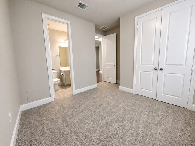 Building Photo - 4934 Dickens Lndg Dr