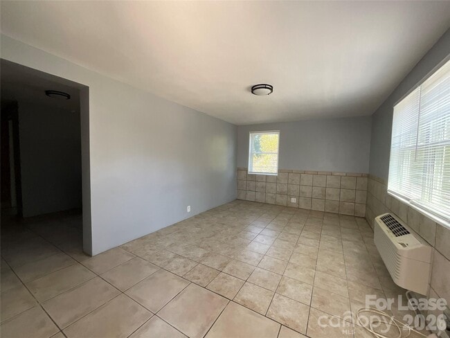 Building Photo - 259 Jefferson Ct NE