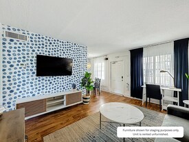Building Photo - 374 Sunshine Dr