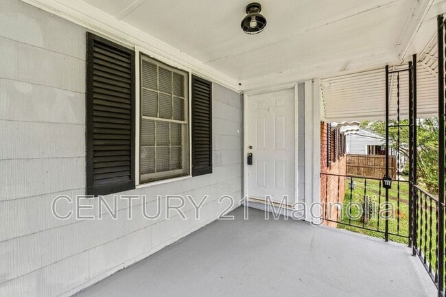 Building Photo - 934 Bluebird Rd