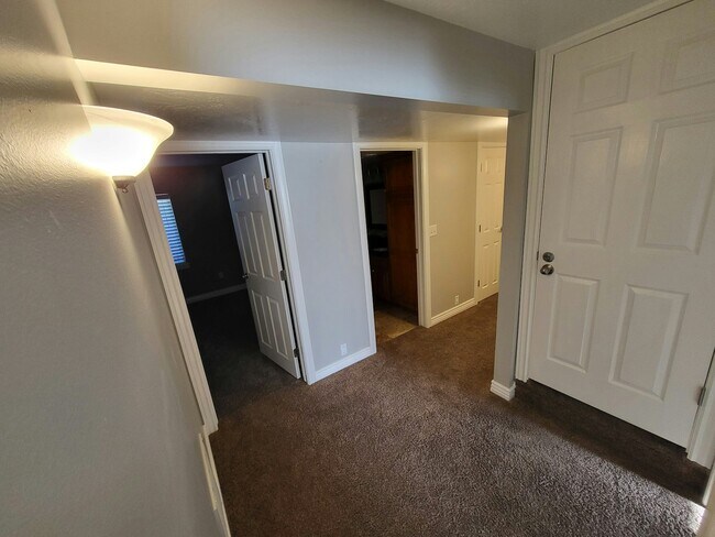 Building Photo - 1281 Fox Trot Cir