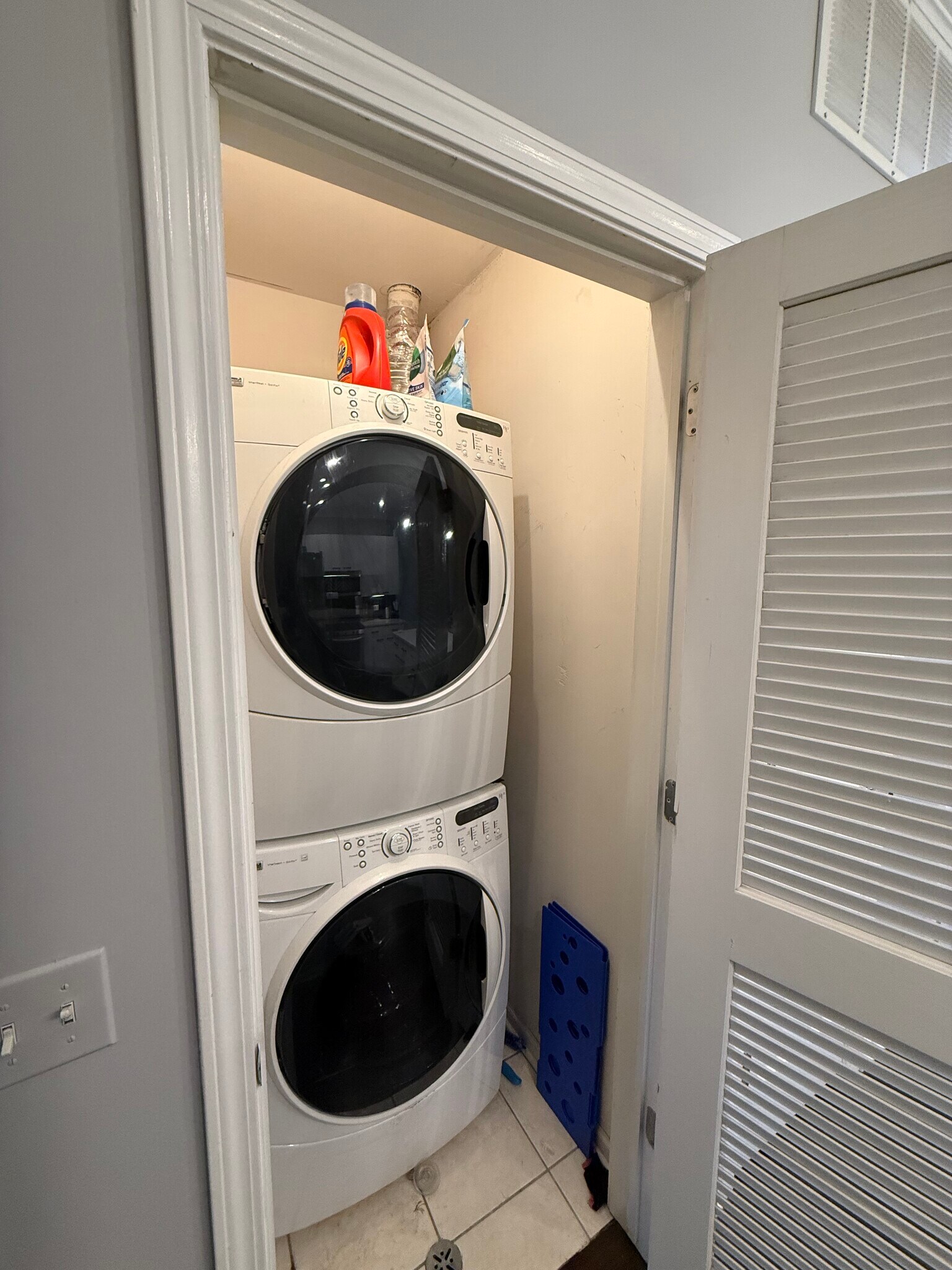 Building Photo - 2117 W Rice St