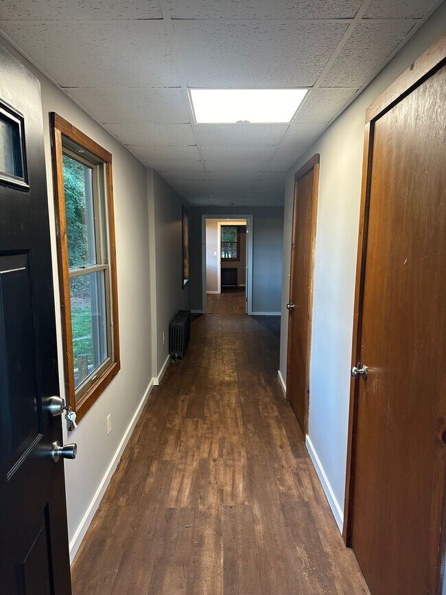 Building Photo - 43 Brainard Pl