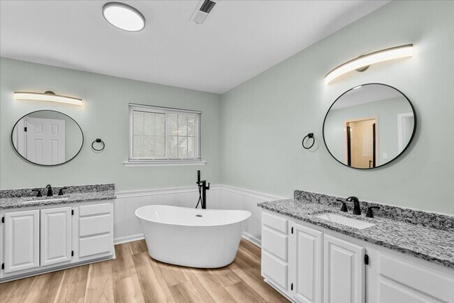 Building Photo - Coming Soon! Single Story Rental in Jamestown's Colony Park!