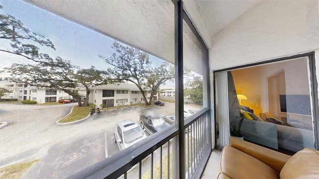 Building Photo - 2550 SW 18th Terrace