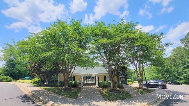 Building Photo - 1007 Winning Colors Dr