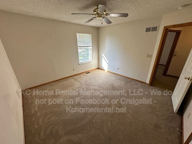 Building Photo - 766 Spring Cir