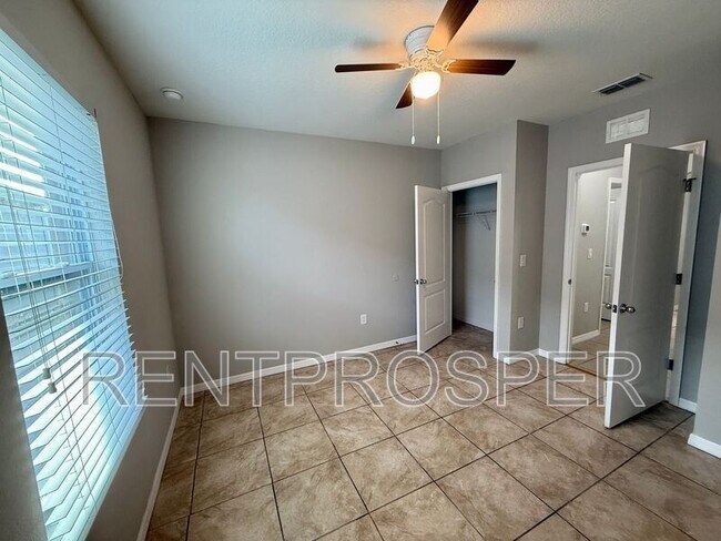 Building Photo - 4222 Roberta Dr