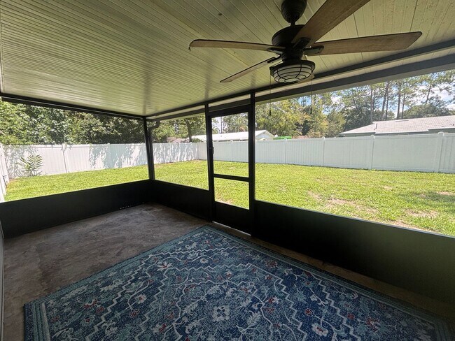 Building Photo - Beautifully Remodeled Home / Plenty of Add...