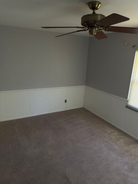 Building Photo - 42 Rolling Hills Dr