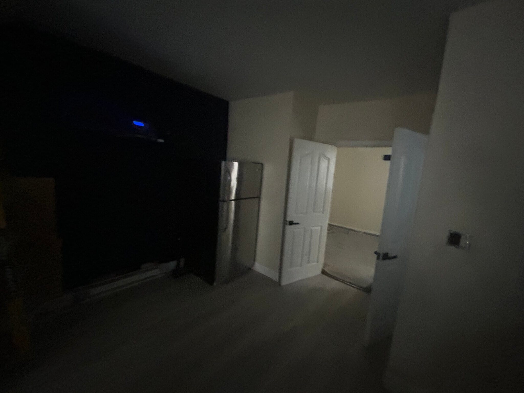 Building Photo - 210 W 5th St