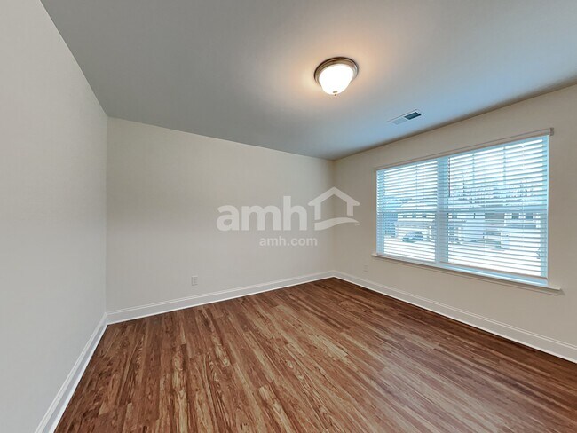Building Photo - 117 Ashton Dr