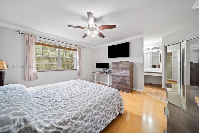 Building Photo - 9883 SW 118th Pl